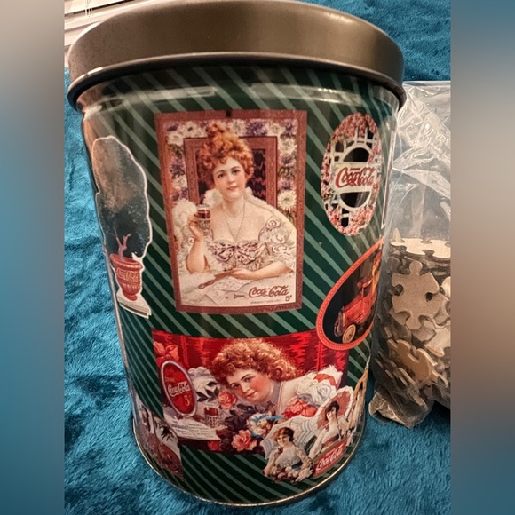 Brand new Coca Cola Puzzle 700 pieces-1993 - Picture 2 of 5